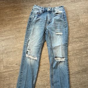 Cute and comfy distressed cropped jeans
